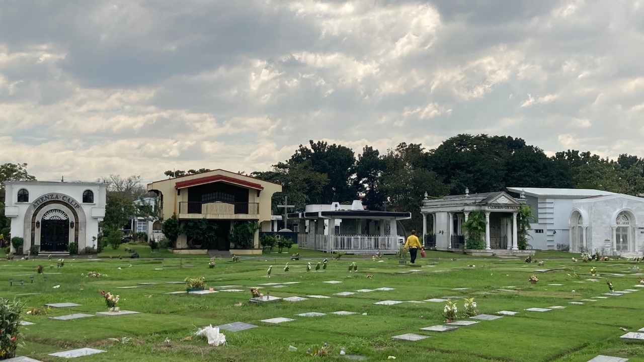 Photo of a cemetery in the Philippines
